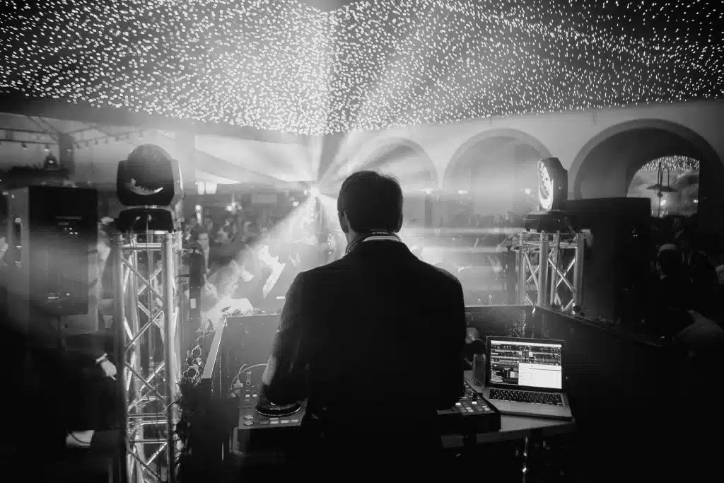 DJ para Bodas en Málaga y Marbella durante barra libre